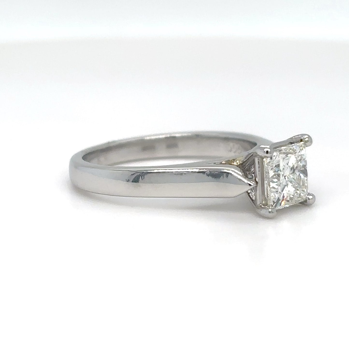 PLAT 0.97CT PRINCESS CUT DIAMOND CATHEDRAL ENGAGEMENT RING