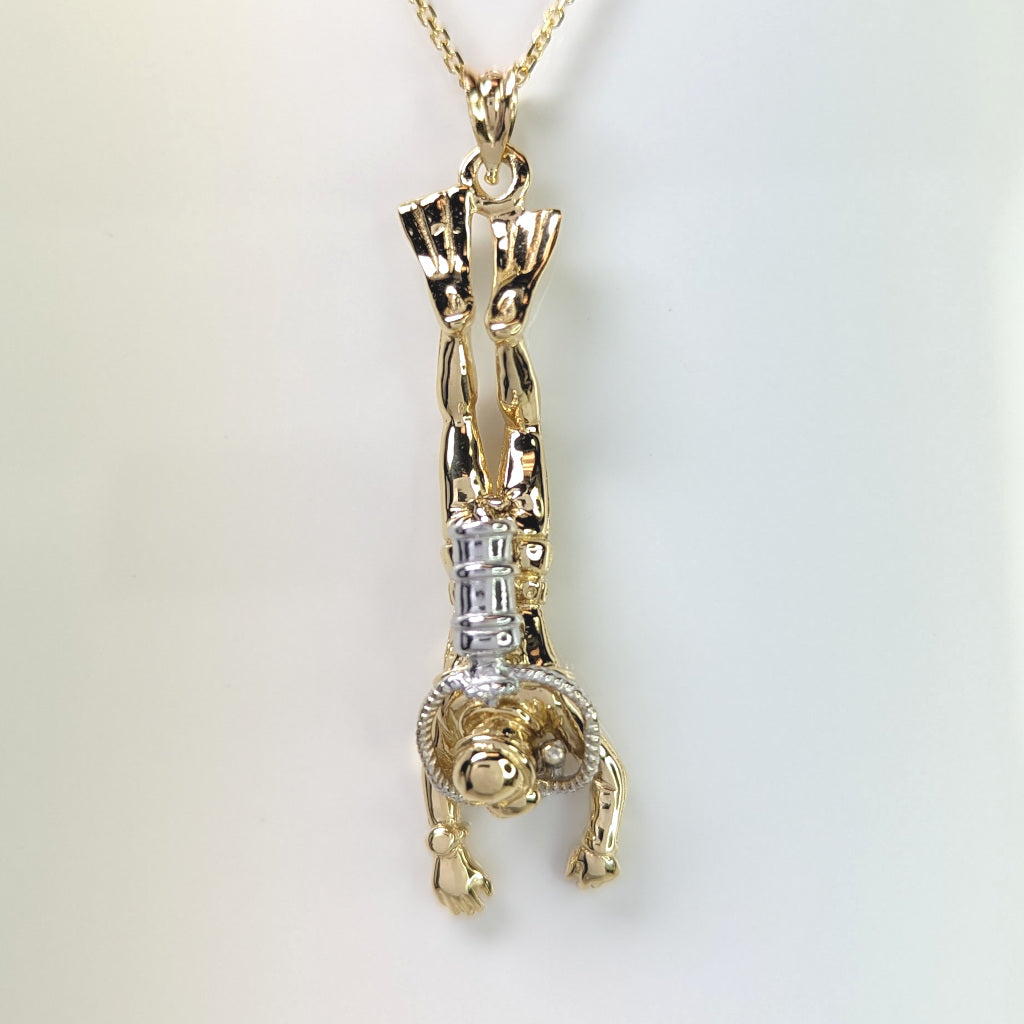 14KTT 3-D SCUBA DIVER PENDANT 7.7G