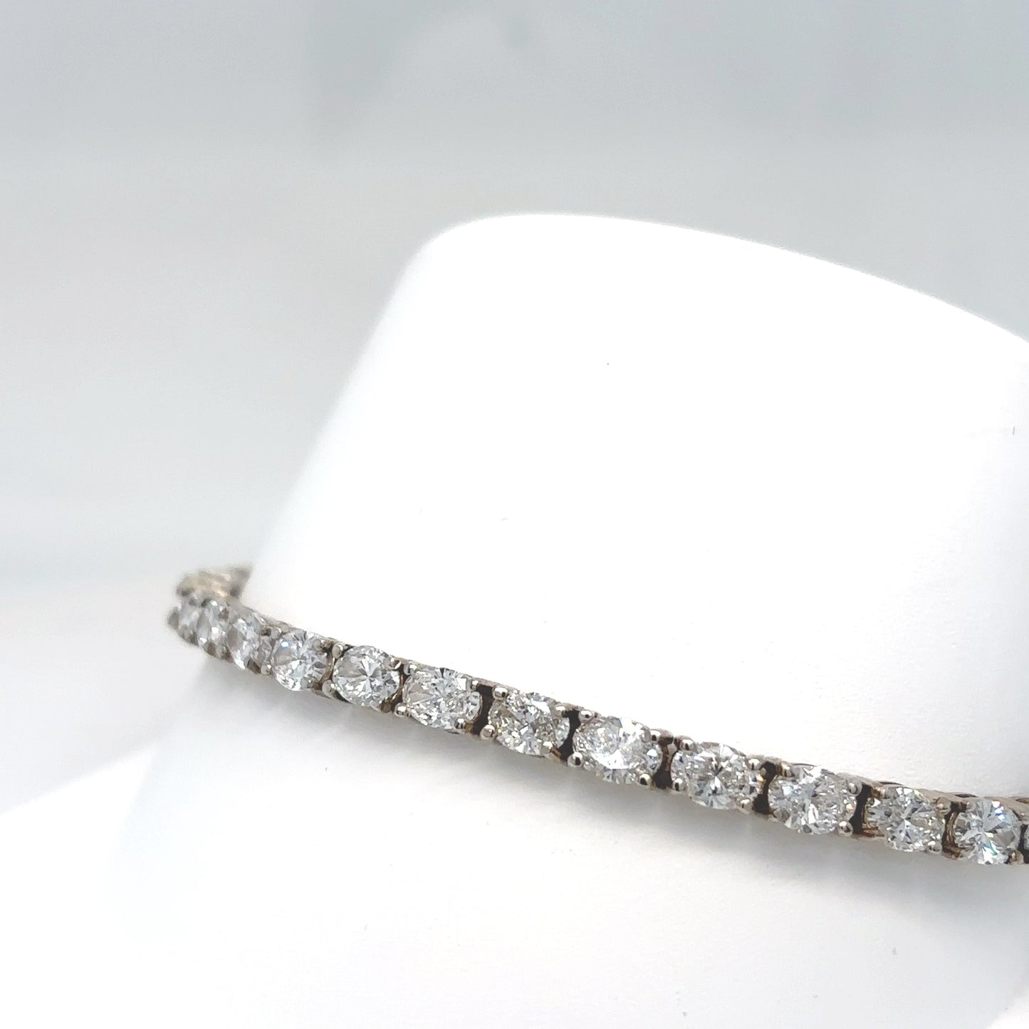14KW 7.25" 9.01CTW OVAL LGD BRACELET VS1/F-G 11.8G