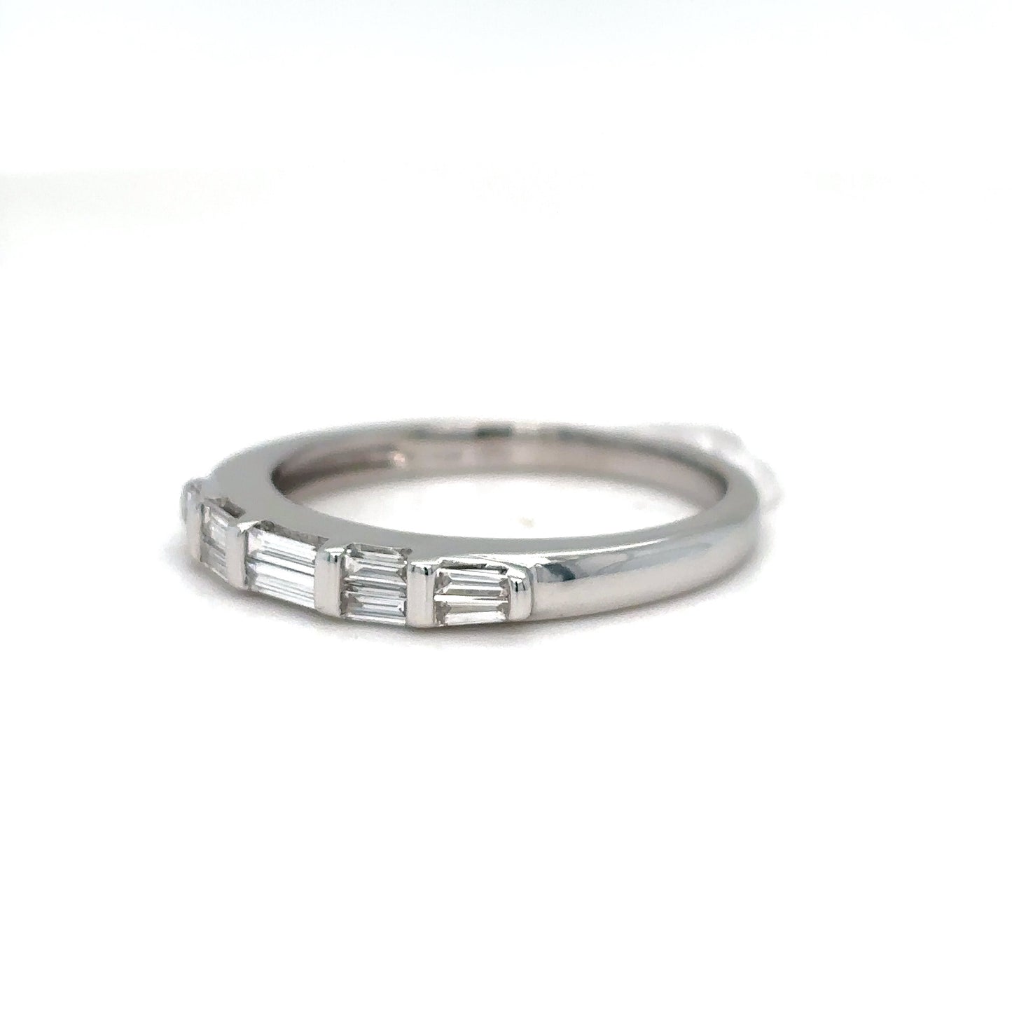 14KW 0.50CTW BAGUETTE DIAMOND BAND VS2/F-G 2.6G