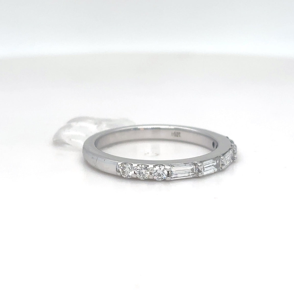 14KW 0.51CTW BAGUETTE-ROUND DIAMOND BAND VS/F-G 2.7G