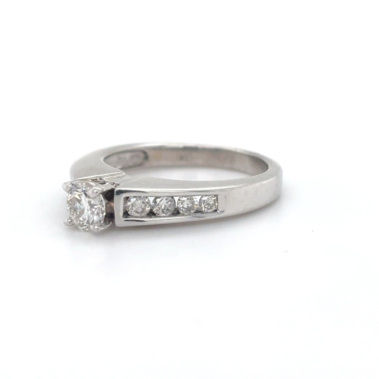 14KW 0.82CTW ROUND DIAMOND ENGAGEMENT RING