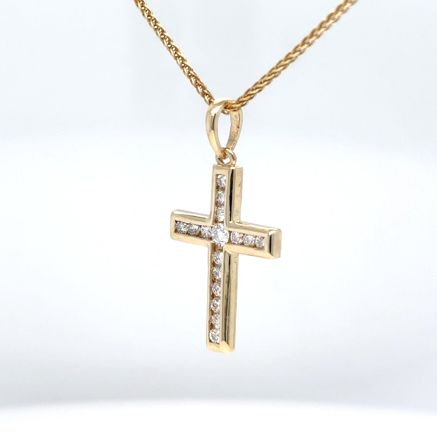 14KY 0.25CTW DIAMOND CROSS PENDANT VS2/F-G 1.4G - Fine Jewelry in Bradenton Michael & Co. Jewelers