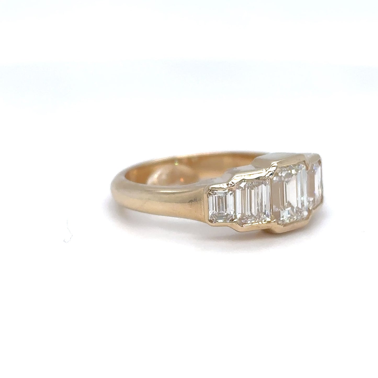 14KY 2.09CTW GRADUATED EMERALD BRILLIANT DIAMOND BAND VS2/G 4.6G