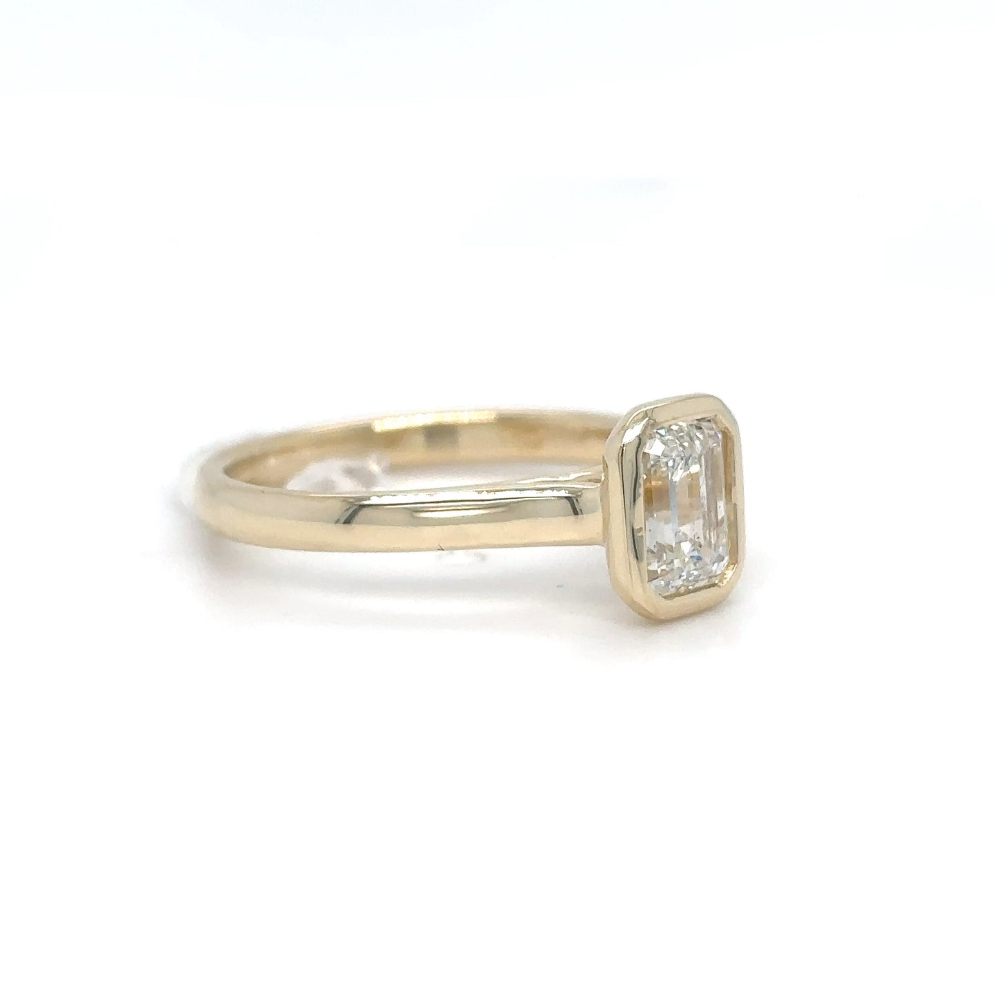 14KY 1.00CT EMERALD CUT DIAMOND BEZEL SOLILITAIRE RING SI2/G 3.0G