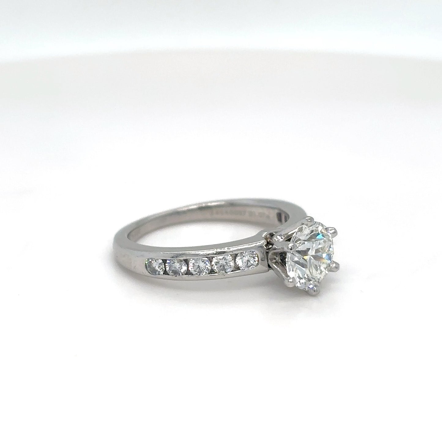 TIFFANY & CO. PLAT. 1.37CTW ROUND DIAMOND ENGAGEMENT RING VVS2/H 4.8G