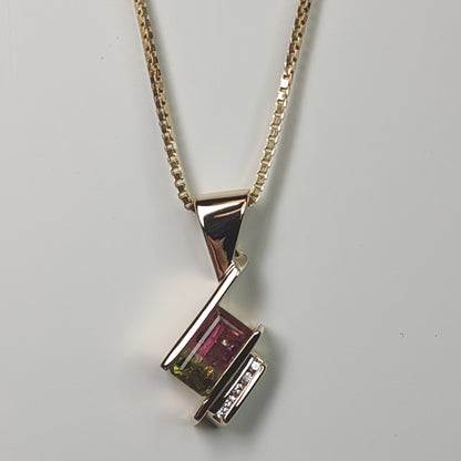 14KY 2.50CT WATERMELON TOURMALINE-0.10CTW DIAMOND PENDANT 7.3G