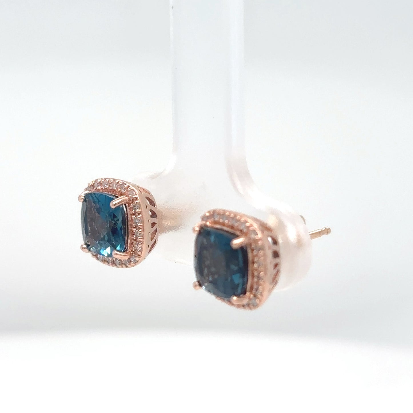 10KR 6MM LONDON BLUE TOPAZ-0.20CTW DIAMOND EARRINGS "AAA" SI/H-I  2.4G