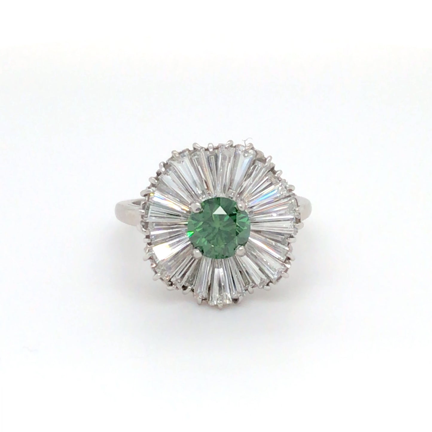 PLAT 4.91CTW BRILLIANT-BAGUETTE GREEN DIAMOND RING