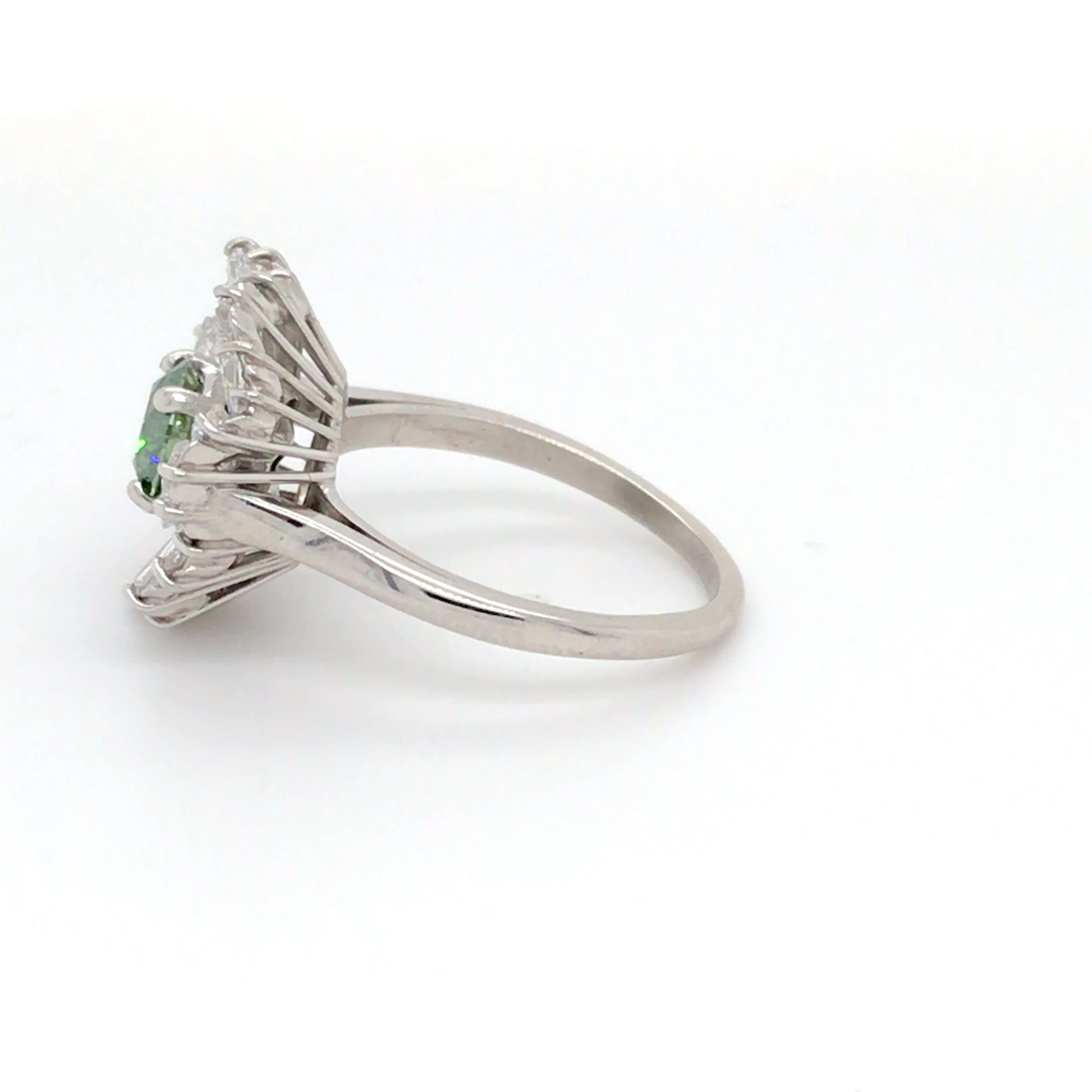 PLAT 4.91CTW BRILLIANT-BAGUETTE GREEN DIAMOND RING