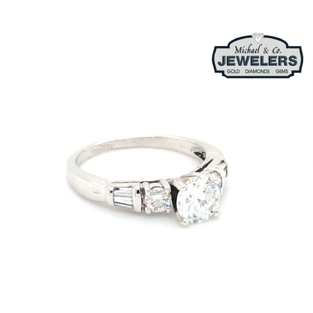 14KW 1.01CTW ROUND BRILLANT-BAGUETTE DIAMOND ENGAGEMENT RING