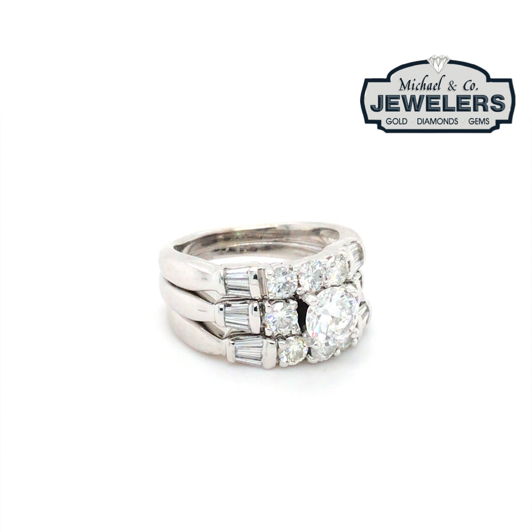 14KW 1.01CTW ROUND BRILLANT-BAGUETTE DIAMOND ENGAGEMENT RING