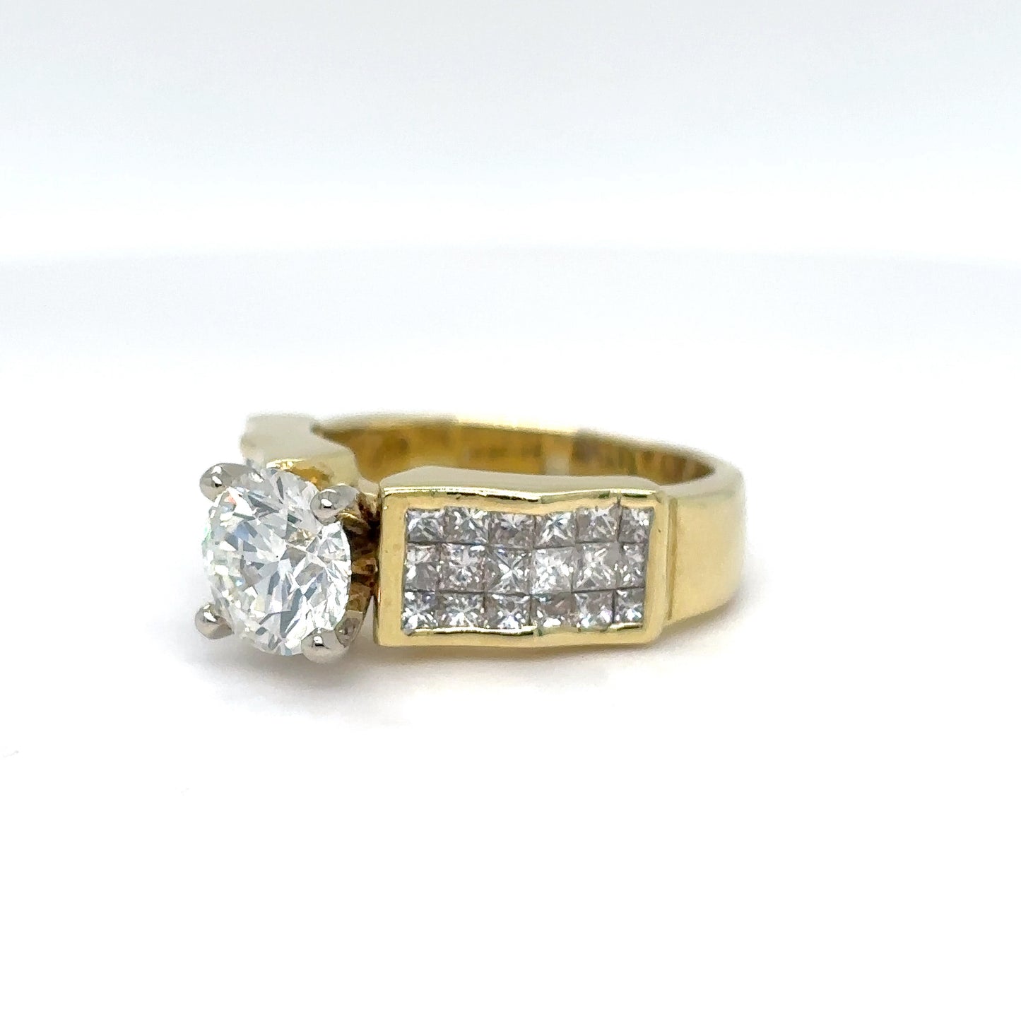 18KY 1.50CT ROUND - 1.00CTW PRINCESS CUT ENGAGEMENT RING