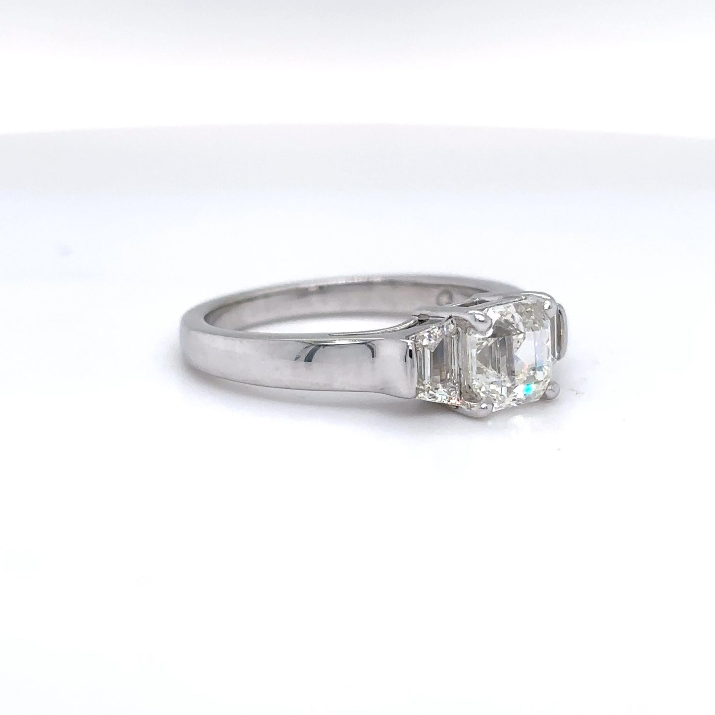 14KW 1.86CTW ASSCHER-TRAPEZE DIAMOND ENGAGEMENT RING