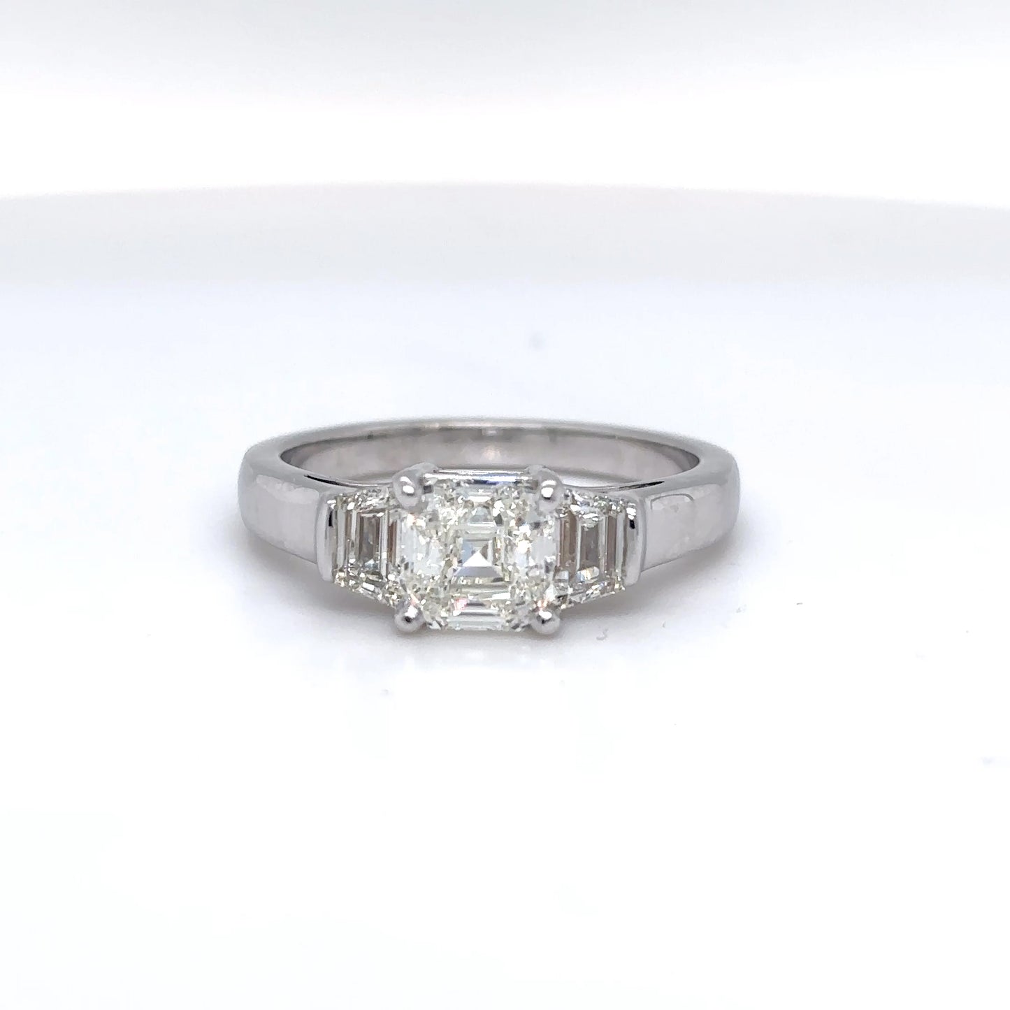 14KW 1.86CTW ASSCHER-TRAPEZE DIAMOND ENGAGEMENT RING