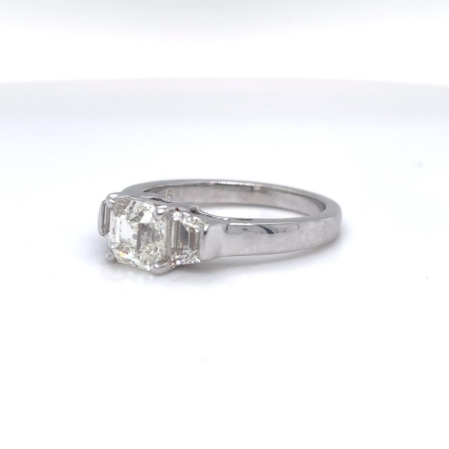 14KW 1.86CTW ASSCHER-TRAPEZE DIAMOND ENGAGEMENT RING