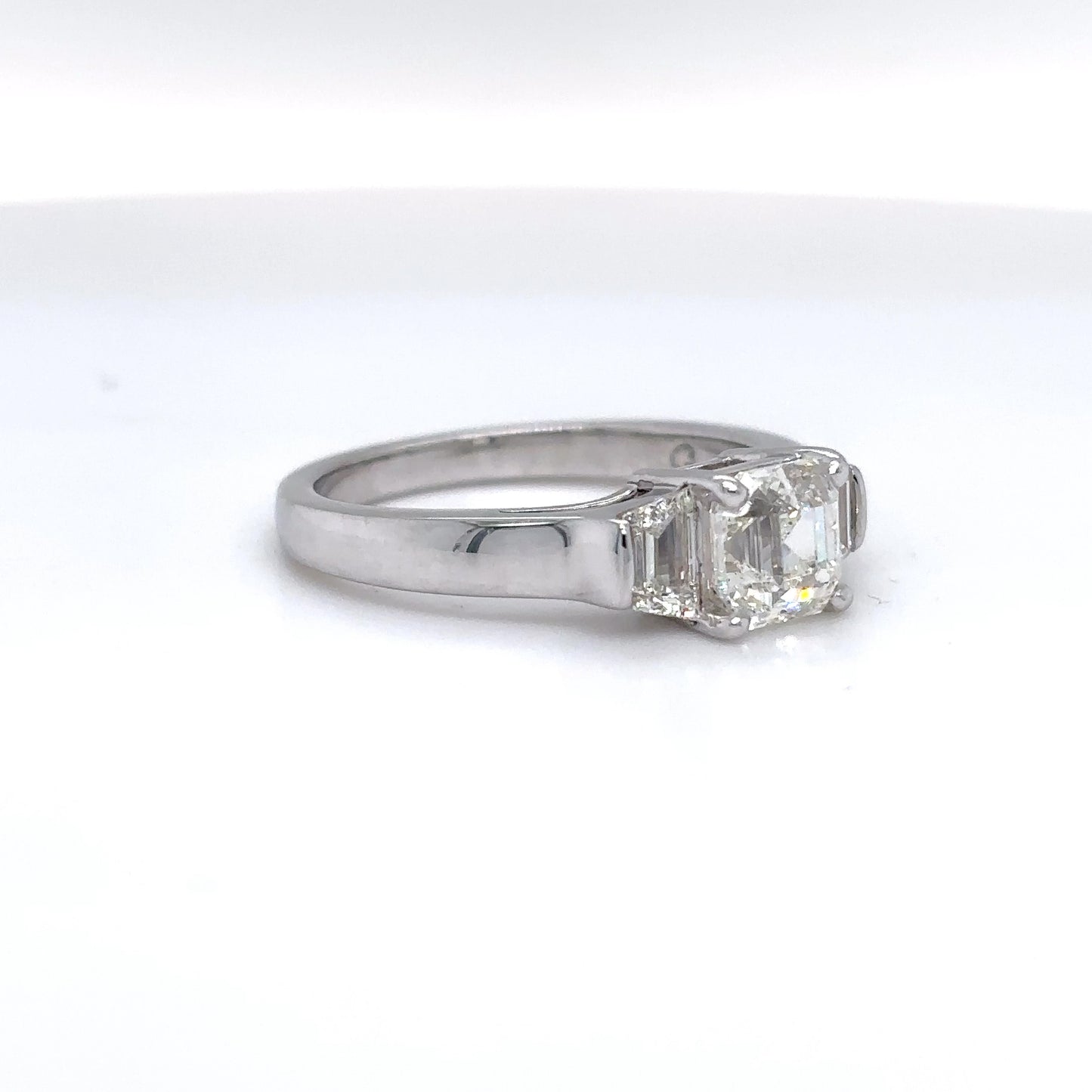 14KW 1.86CTW ASSCHER-TRAPEZE DIAMOND ENGAGEMENT RING