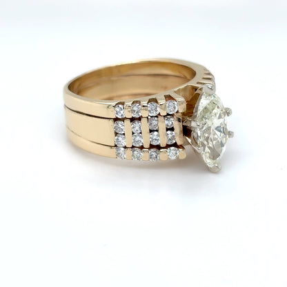 14KY 2.53CTW MARQUISE-RBC DIAMOND ENGAGEMENT RING