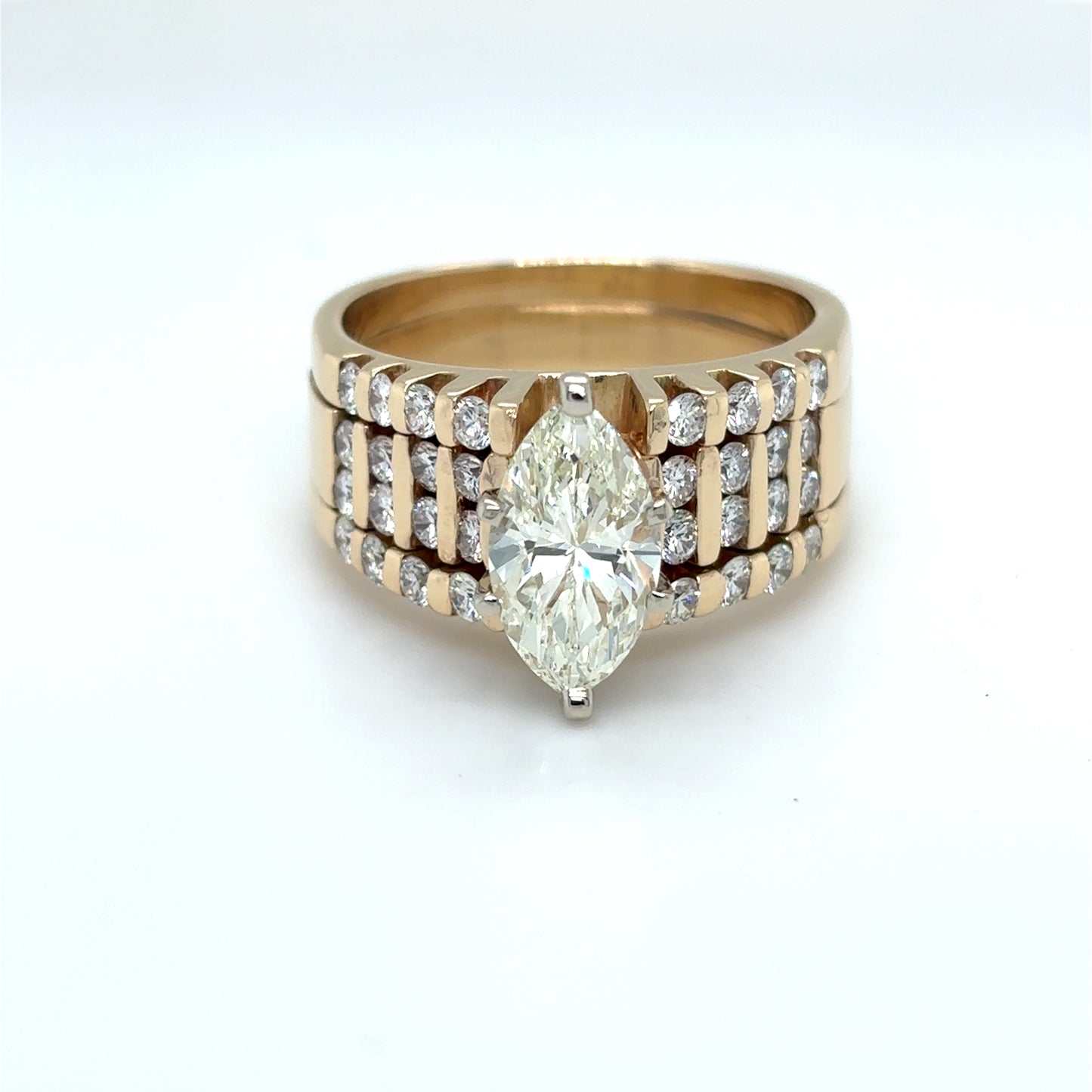 14KY 2.53CTW MARQUISE-RBC DIAMOND ENGAGEMENT RING