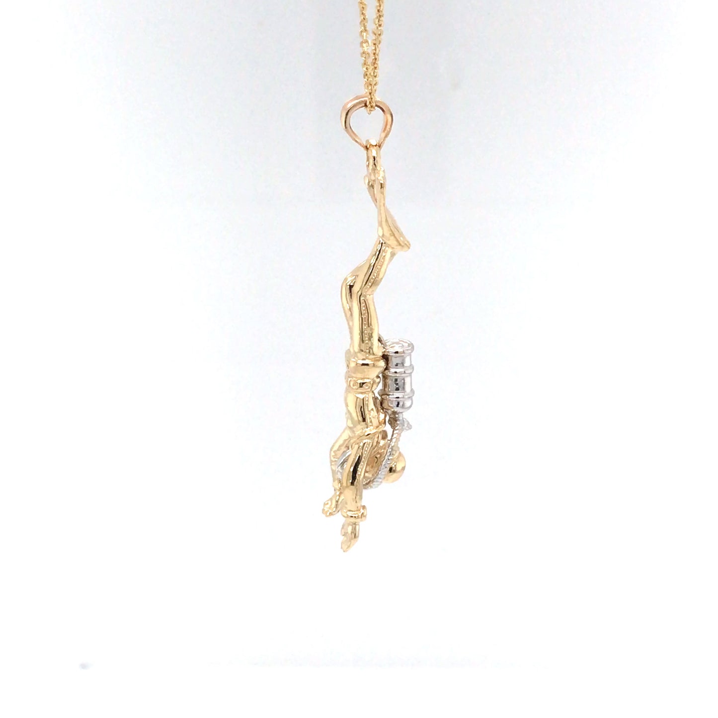 14KTT 3-D SCUBA DIVER PENDANT 7.7G