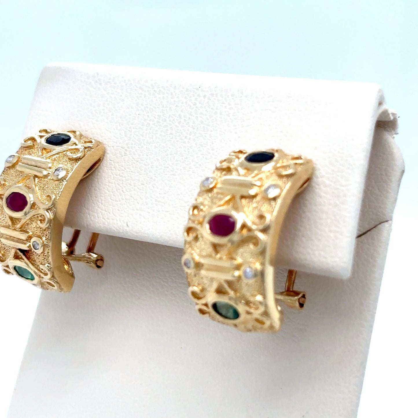 14KY 1.50CTW EMERALD-RUBY-SAPH & 0.10CTW DIAMOND EARRINGS 9.0G