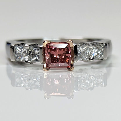 PLAT. 0.88CTW ENH. PINK-WHITE PRINCESS CUT DIAMOND RING VVS2-G 3.0G