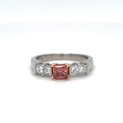 PLAT. 0.88CTW ENH. PINK-WHITE PRINCESS CUT DIAMOND RING VVS2-G 3.0G