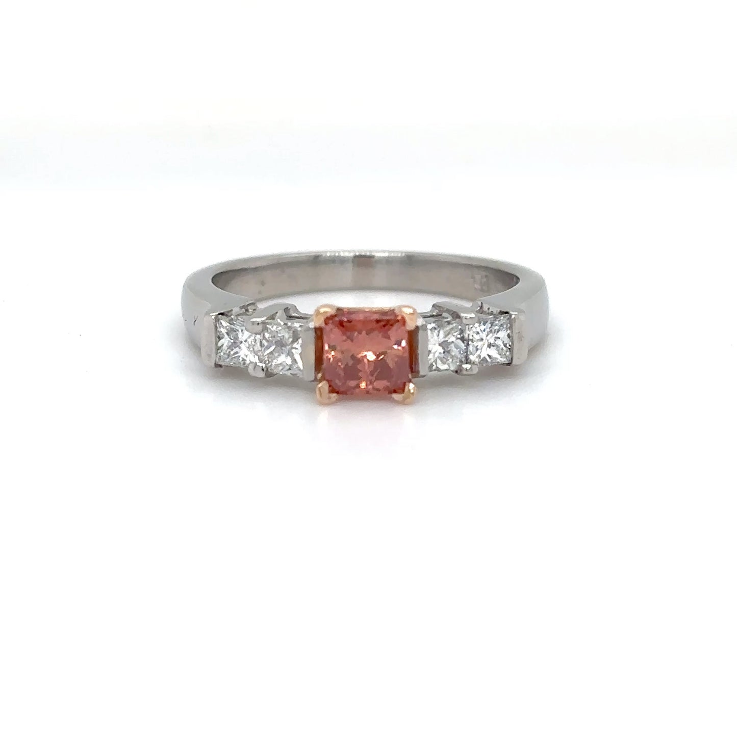 PLAT. 0.88CTW ENH. PINK-WHITE PRINCESS CUT DIAMOND RING VVS2-G 3.0G