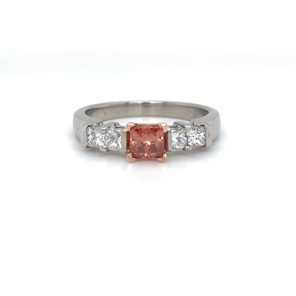 PLAT. 0.88CTW ENH. PINK-WHITE PRINCESS CUT DIAMOND RING VVS2-G 3.0G