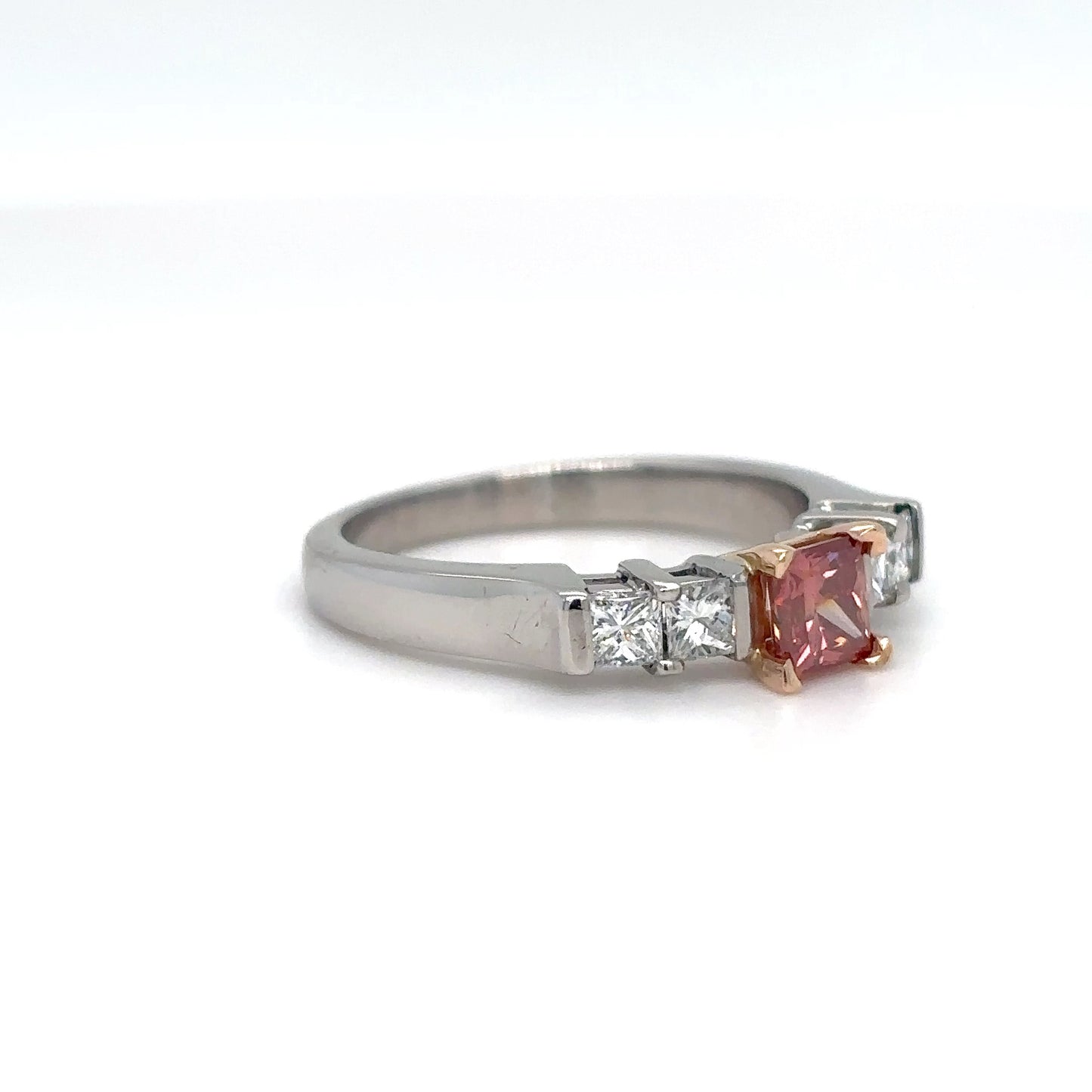 PLAT. 0.88CTW ENH. PINK-WHITE PRINCESS CUT DIAMOND RING VVS2-G 3.0G
