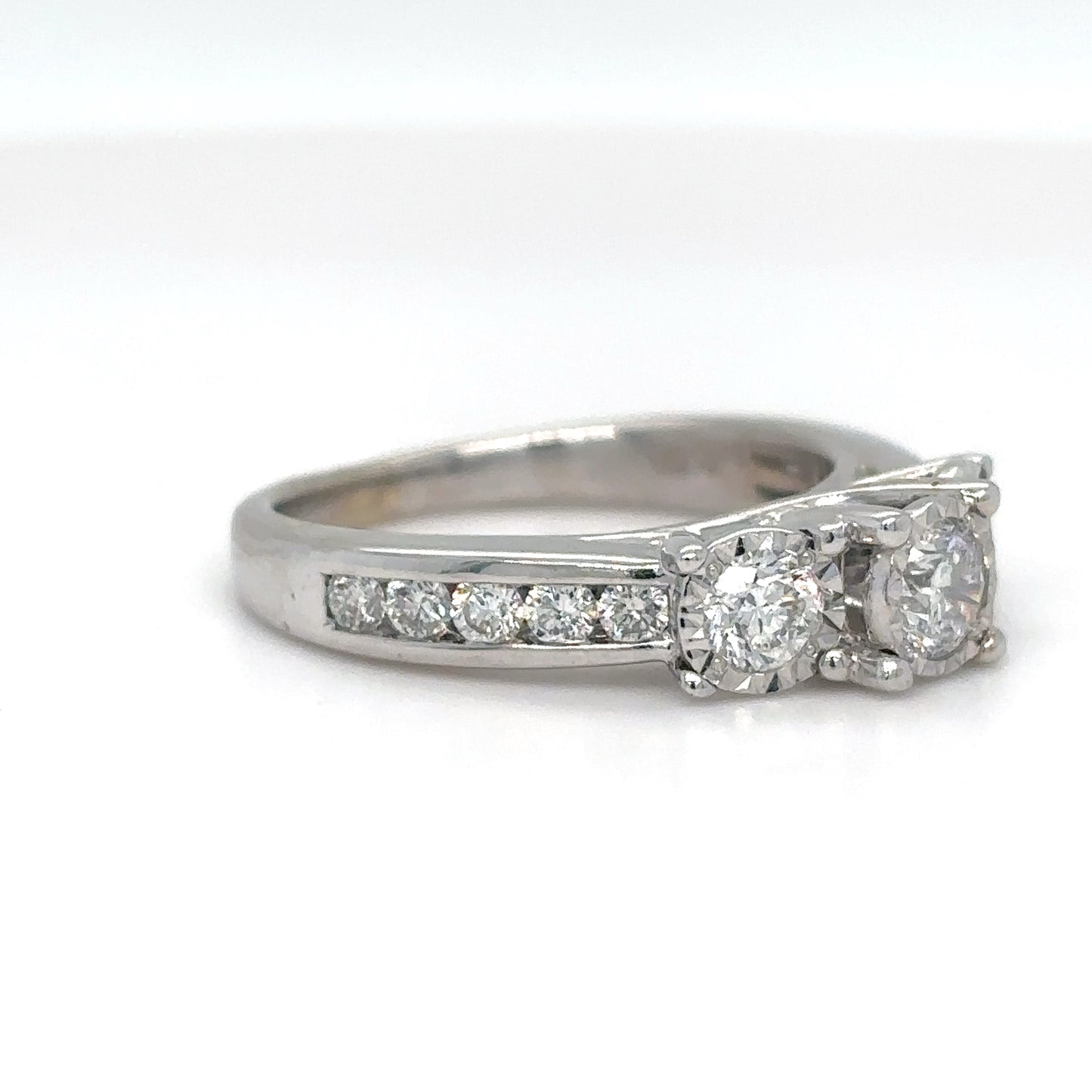 14KW 0.75CTW THREE ROUND DIAMOND RING SI2-I1/ G-I 4.5G