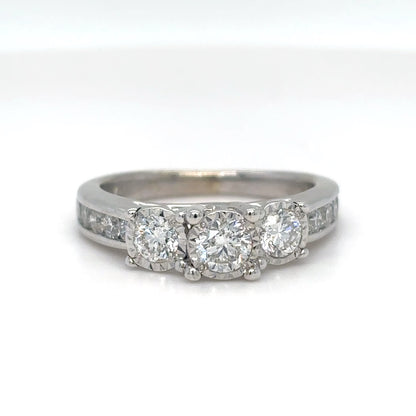14KW 0.75CTW THREE ROUND DIAMOND RING SI2-I1/ G-I 4.5G