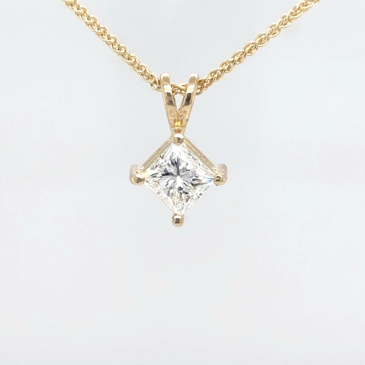 14KY 0.76CT PRINCESS CUT DIAMOND SOLIPAIRE PENDANT VS1/G-H