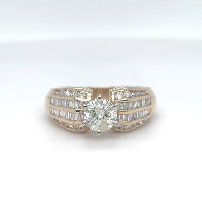 14KY 1.60CTW ROUND-BAGUETTE DIAMOND ENGAGEMENT RING I1/J-K 5.4G