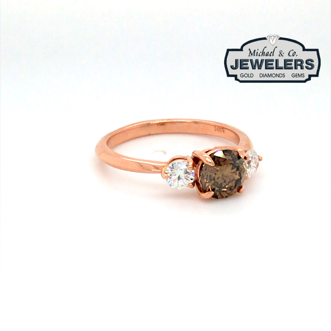 14KR 1.48CTW CHOCOLATE-WHITE DIAMOND THREE STONE RING