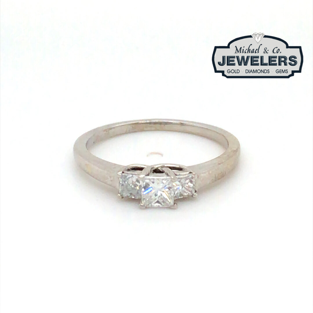 14KW 0.50CTW THREE PRINCESS CUT DIAMOND RING SI/H 2.2G