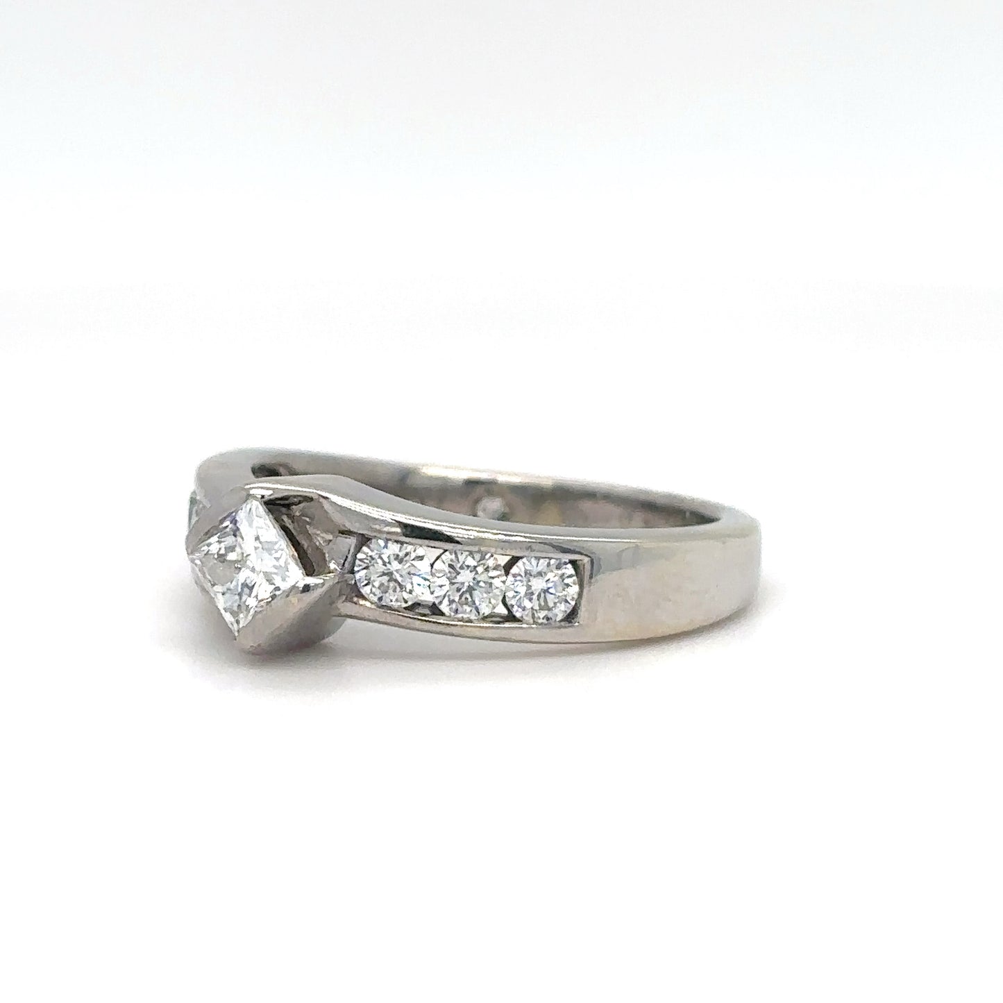14KW "LEO" 0.90CTW PRINCESS-ROUND DIAMOND ENGAGEMENT RING SI1-2/I 4.9G