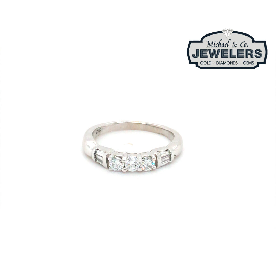 14KW 0.50CTW ROUND BRILLIANT-BAGUETTE DIAMOND BAND SI1/G 2.8G