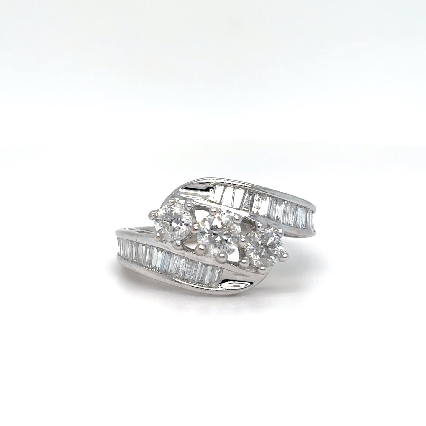 14KW 1.50CTW ROUND-BAGUETTE DIAMOND BYPASS RING I1-2/H-I 4.6G