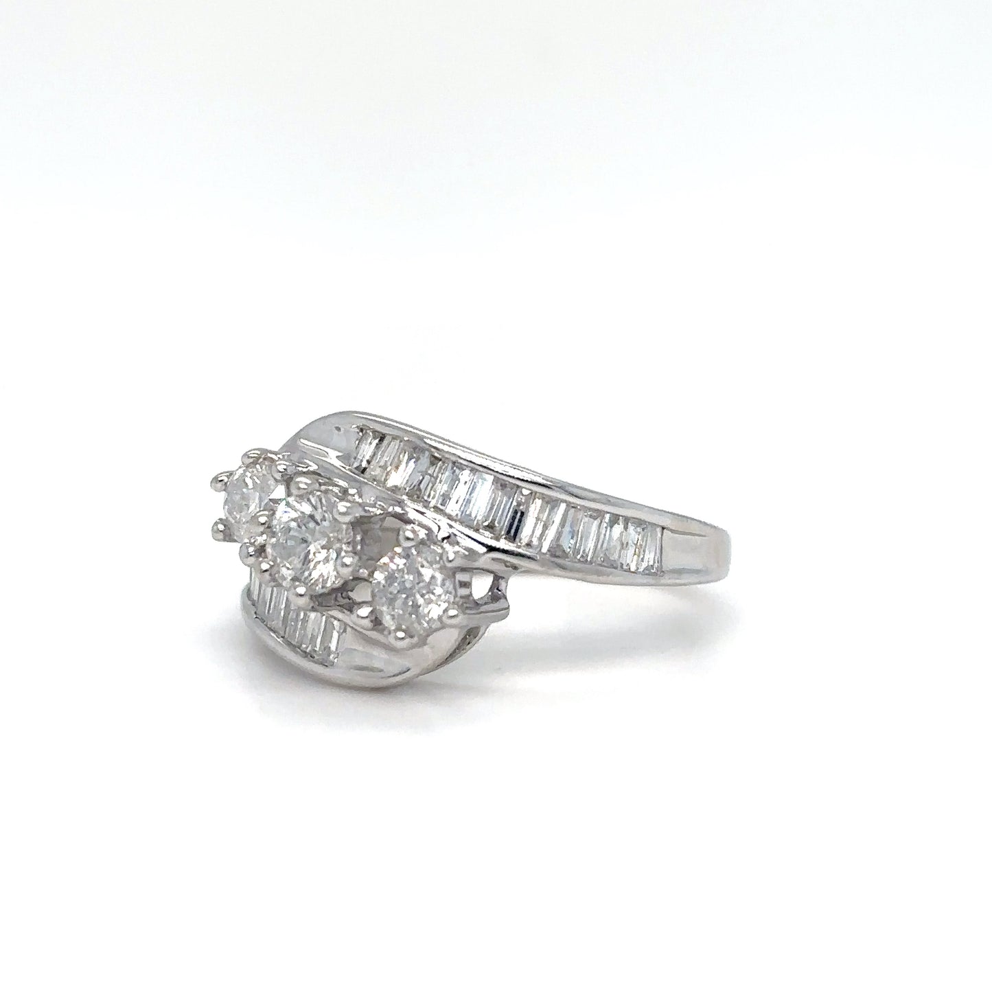 14KW 1.50CTW ROUND-BAGUETTE DIAMOND BYPASS RING I1-2/H-I 4.6G