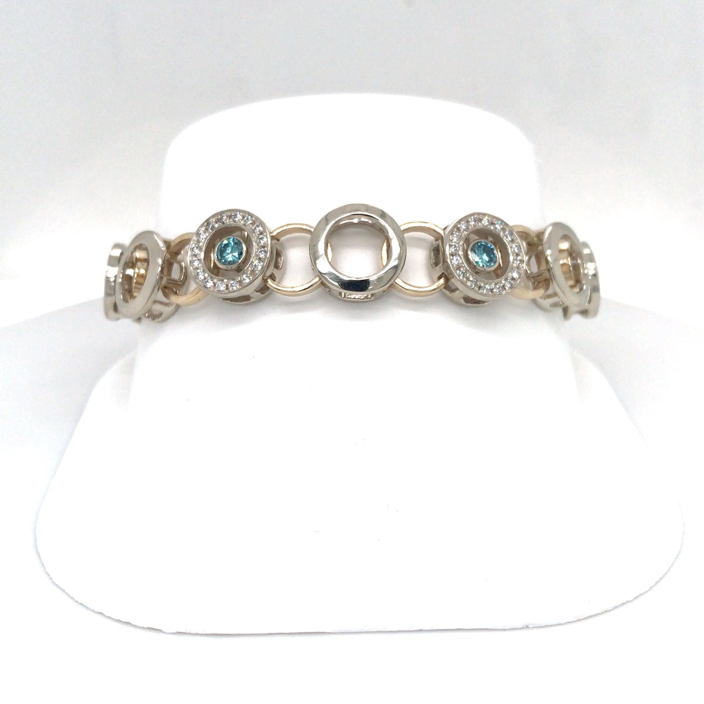 14KW 7.5" 2.20CTW IRRADIATED BLUE-WHITE DIAMOND CIRCLE BRACELET VS/G-H 29.4G