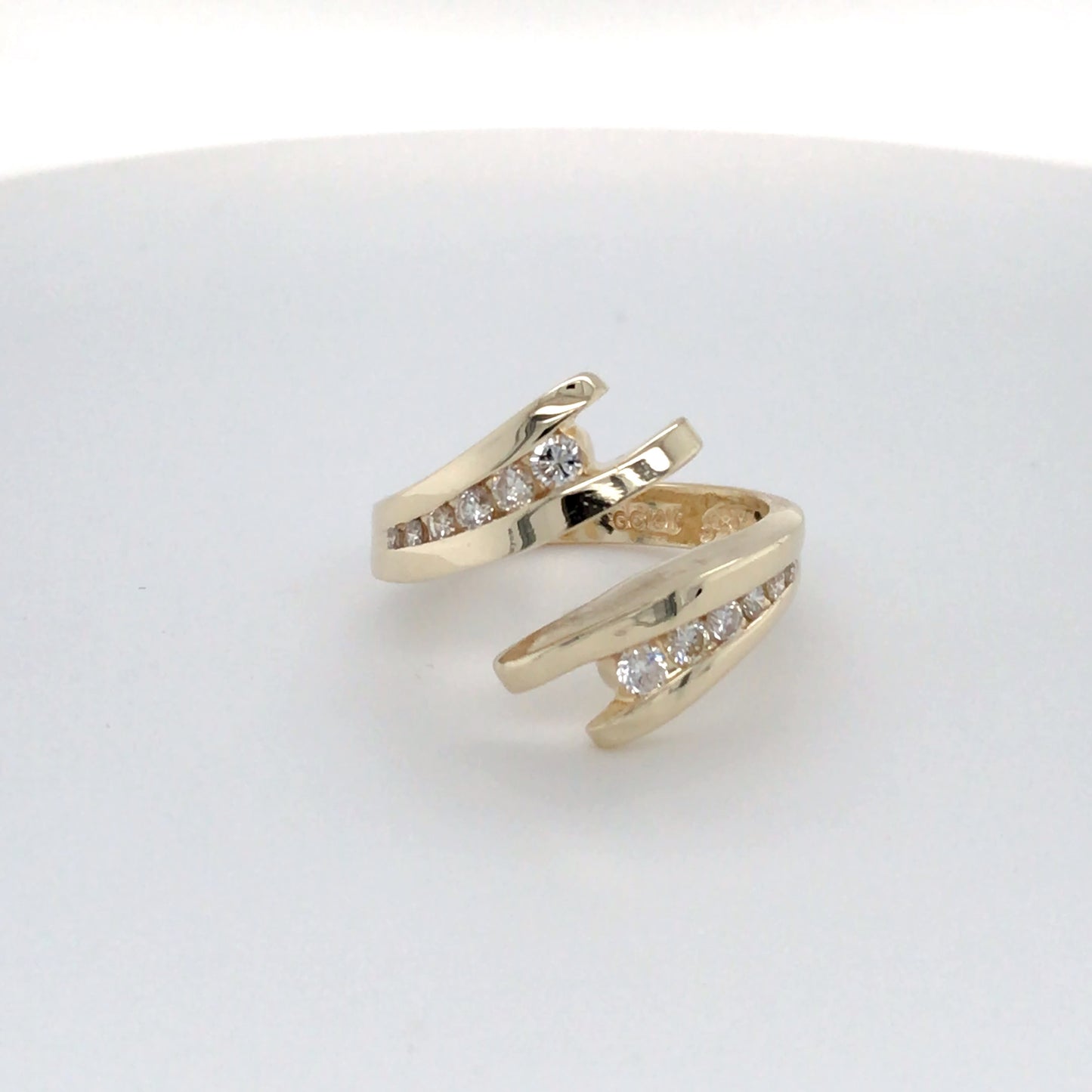 14KY 0.28CTW ROUND BRILLIANT DIAMOND BYPASS RING SI/G-H 5.6G