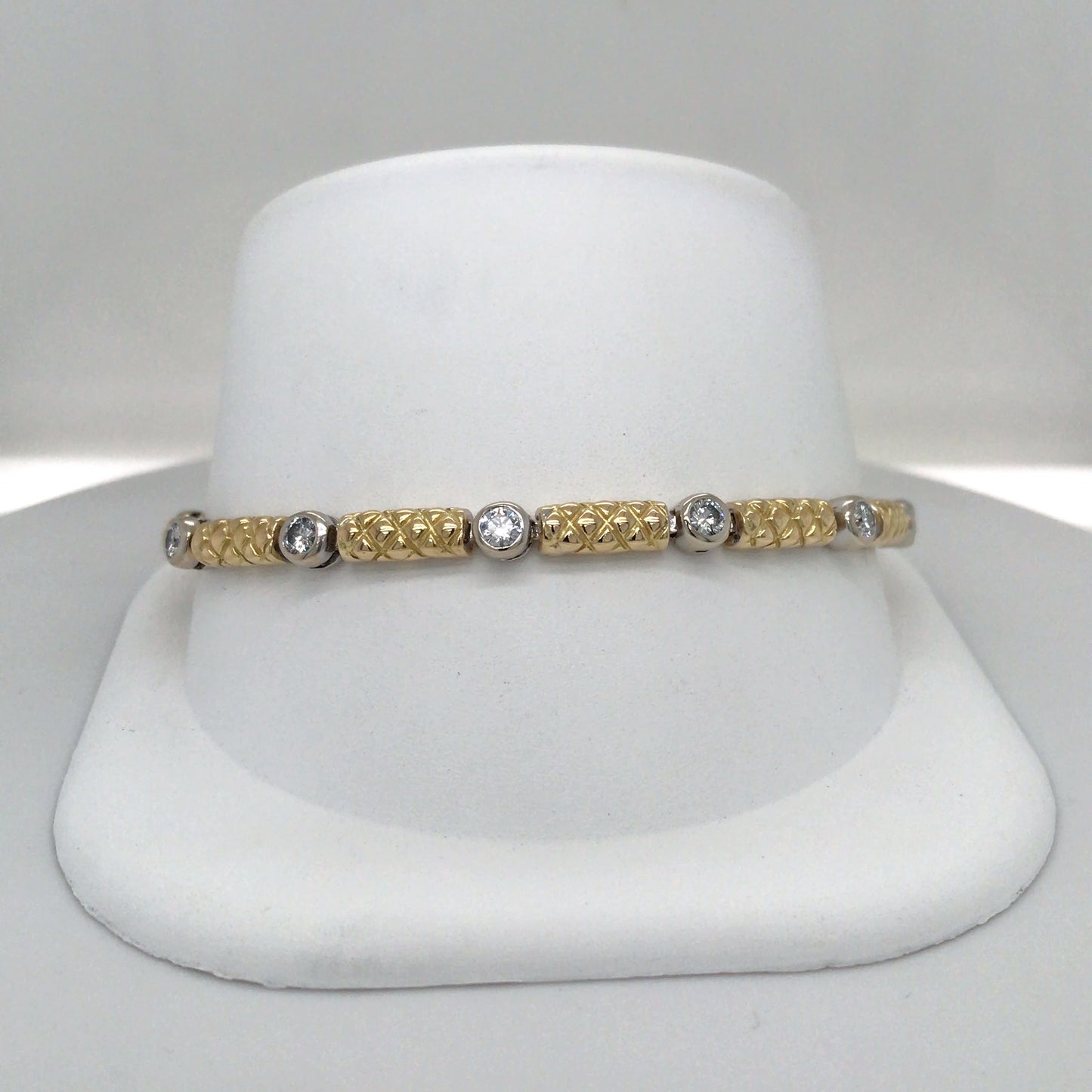 18KTT 7.5" 1.50CTW ROUND BRILLIANT BEZEL DIAMOND BRACELET SI/G-H 18.3G