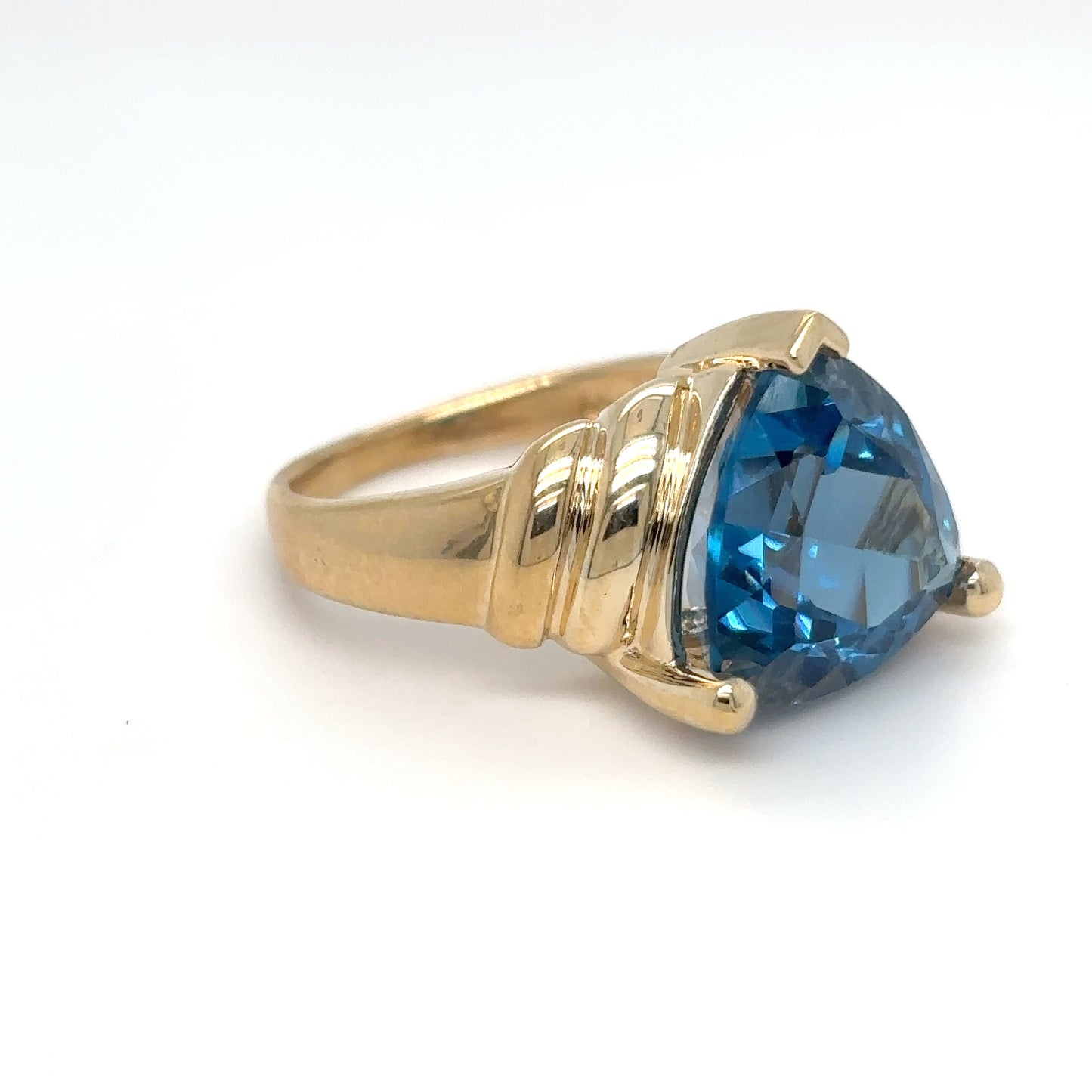 14KY 6.75CT TRILLION LONDON BLUE TOPAZ RING 5.8G