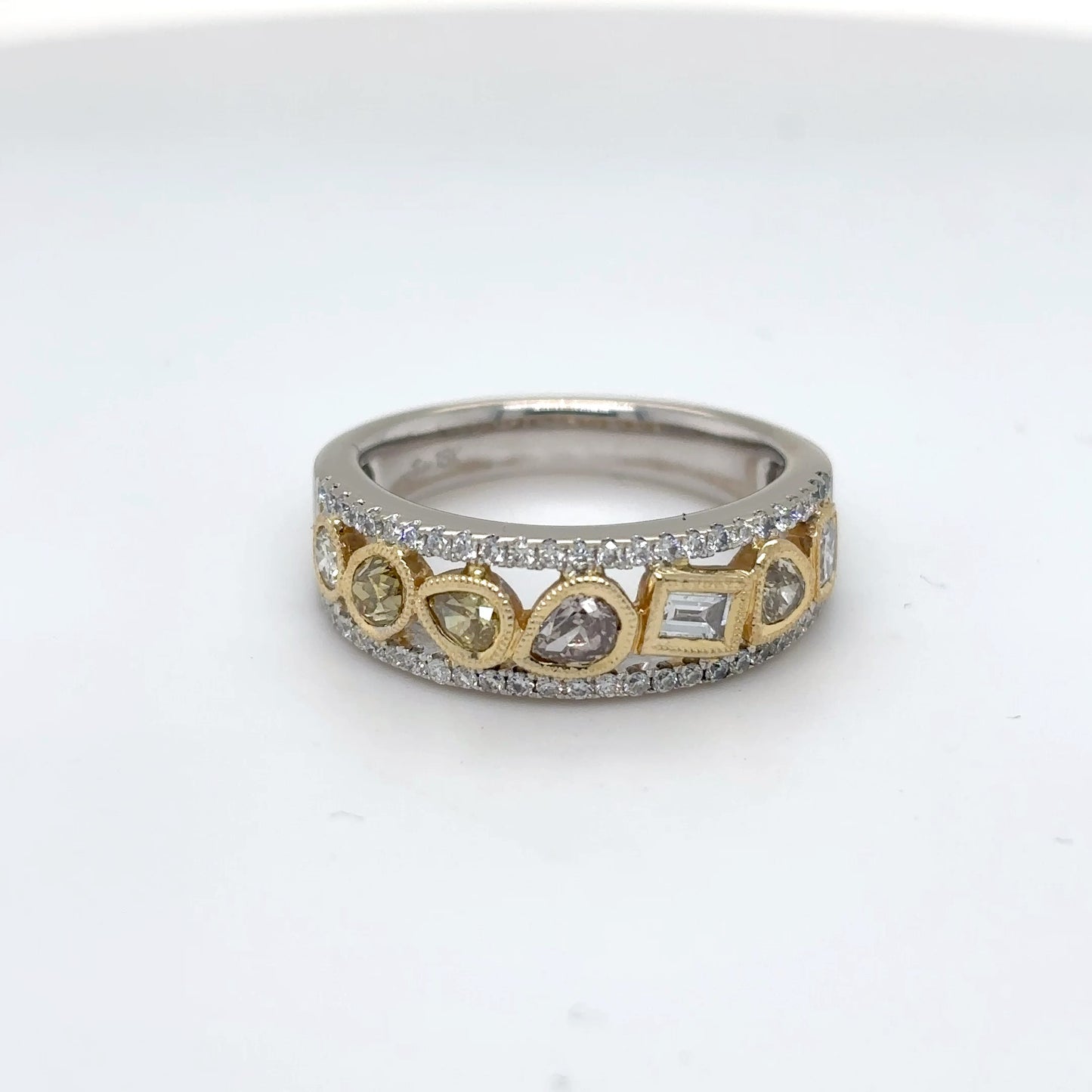 18KTT 1.00CTW FANCY-YELLOW/BROWN/WHITE DIAMOND BAND VS/F-G 5.7G