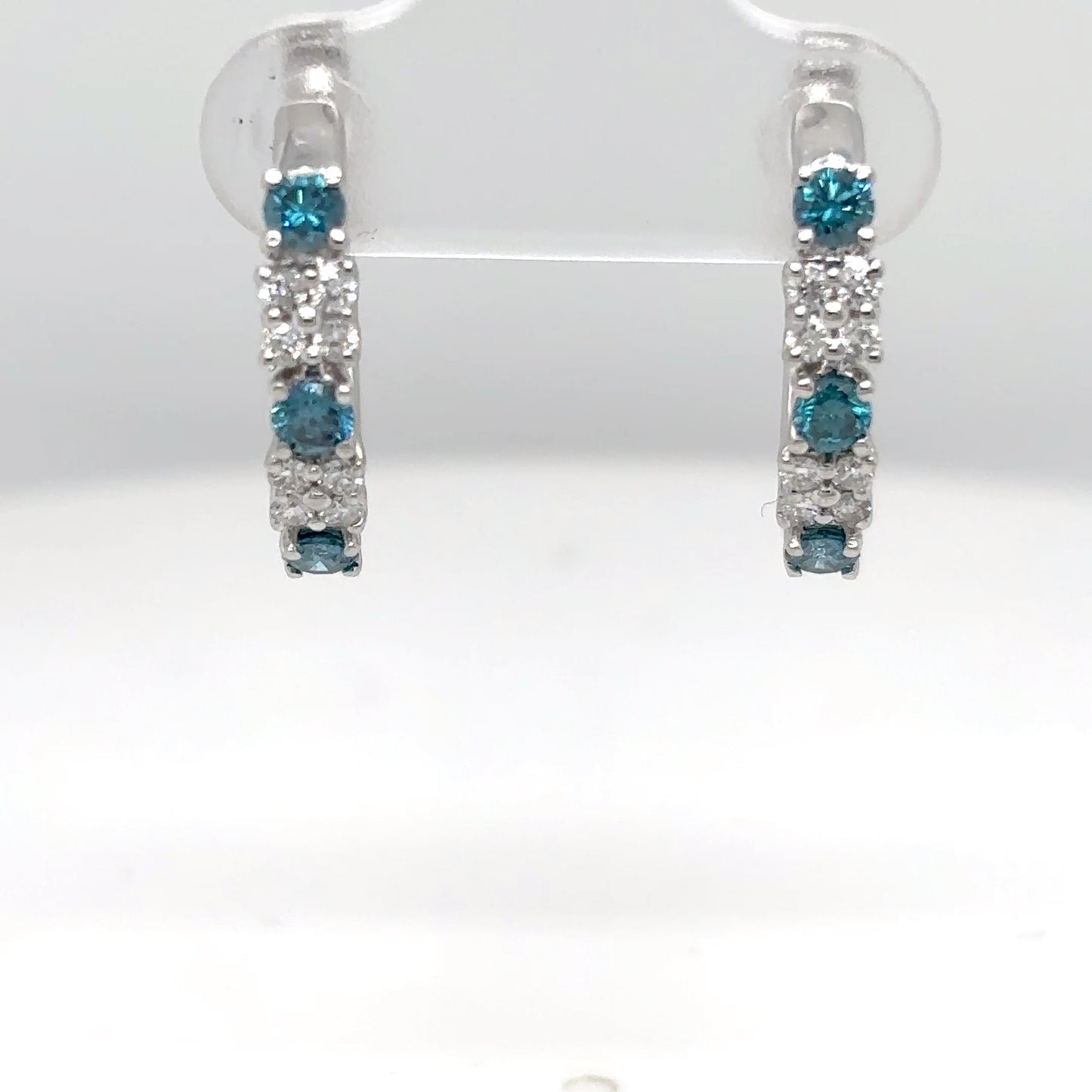 14KW 0.52CTW ENHANCED BLUE-WHITE DIAMOND 17MM HOOP EARRINGS SI/G-H 3.0G