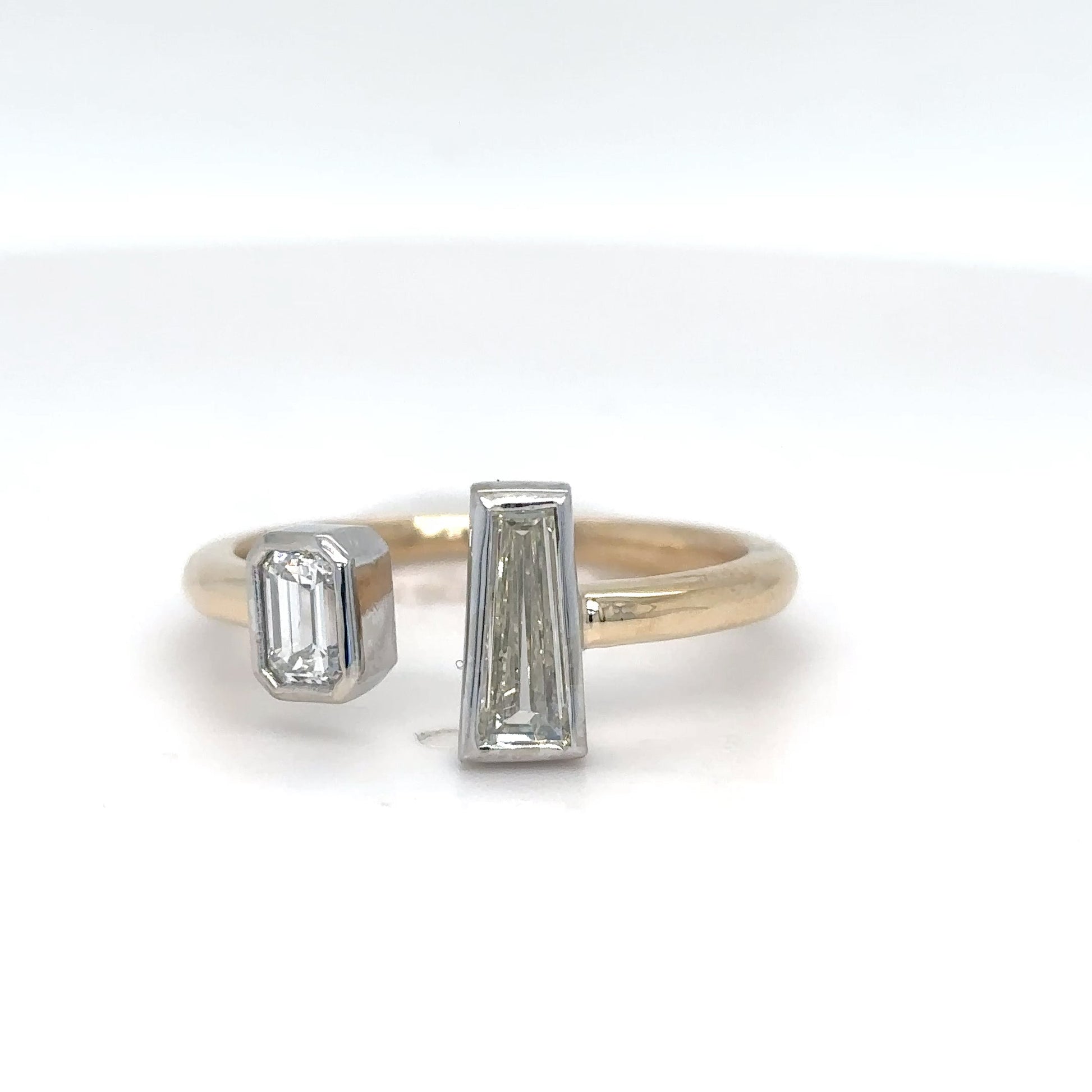 14KTT 0.69CTW BAGUETTE-EMERALD BRILLIANT DIAMOND RING SI1/G-J 3.3G-Fine Jewelry in Bradenton &amp; Lakewood Ranch, Fl. | Michael &amp; Co. Jewelers