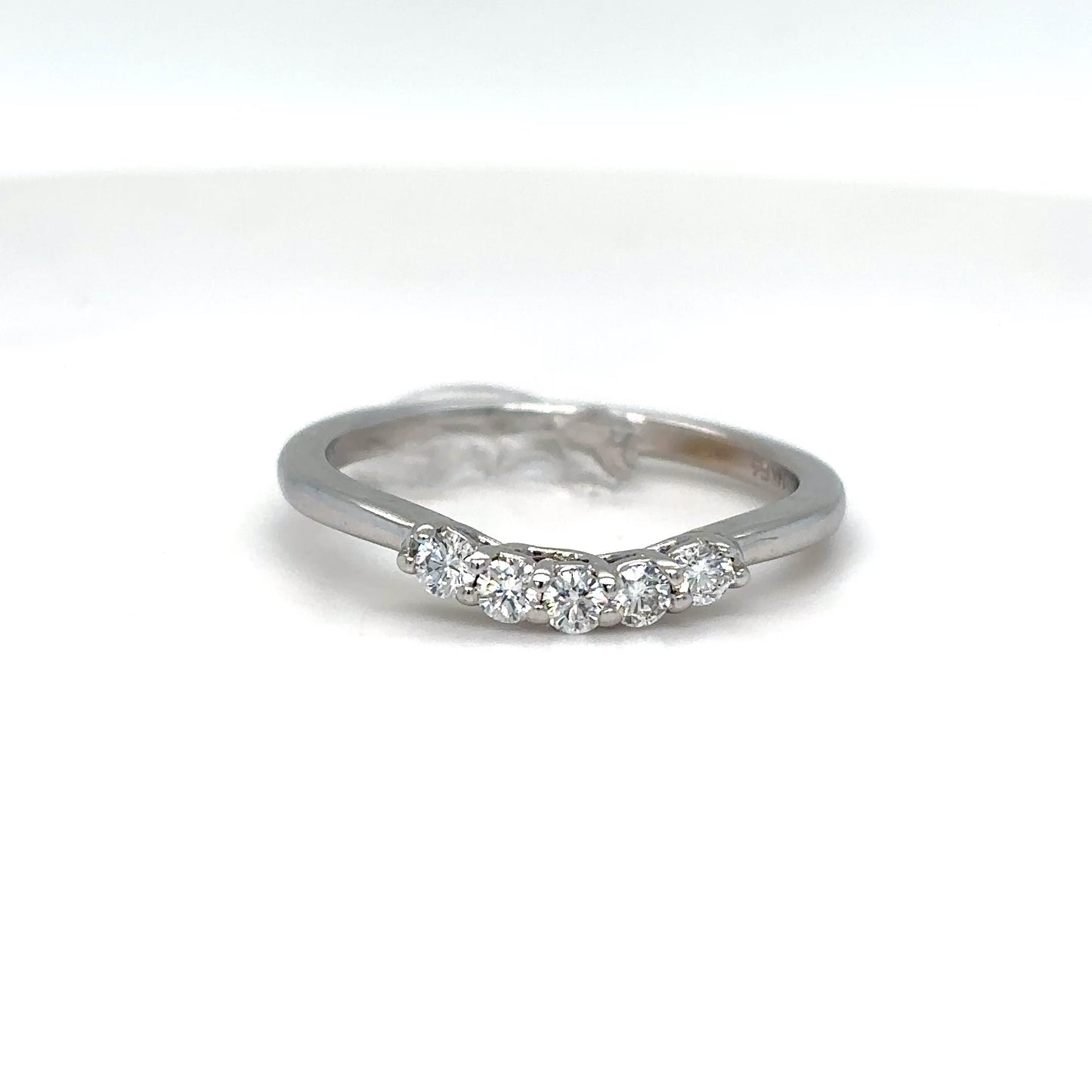 14KW 0.20CTW MATCHING CURVED DIAMOND BAND VS/F-G 2.4G
