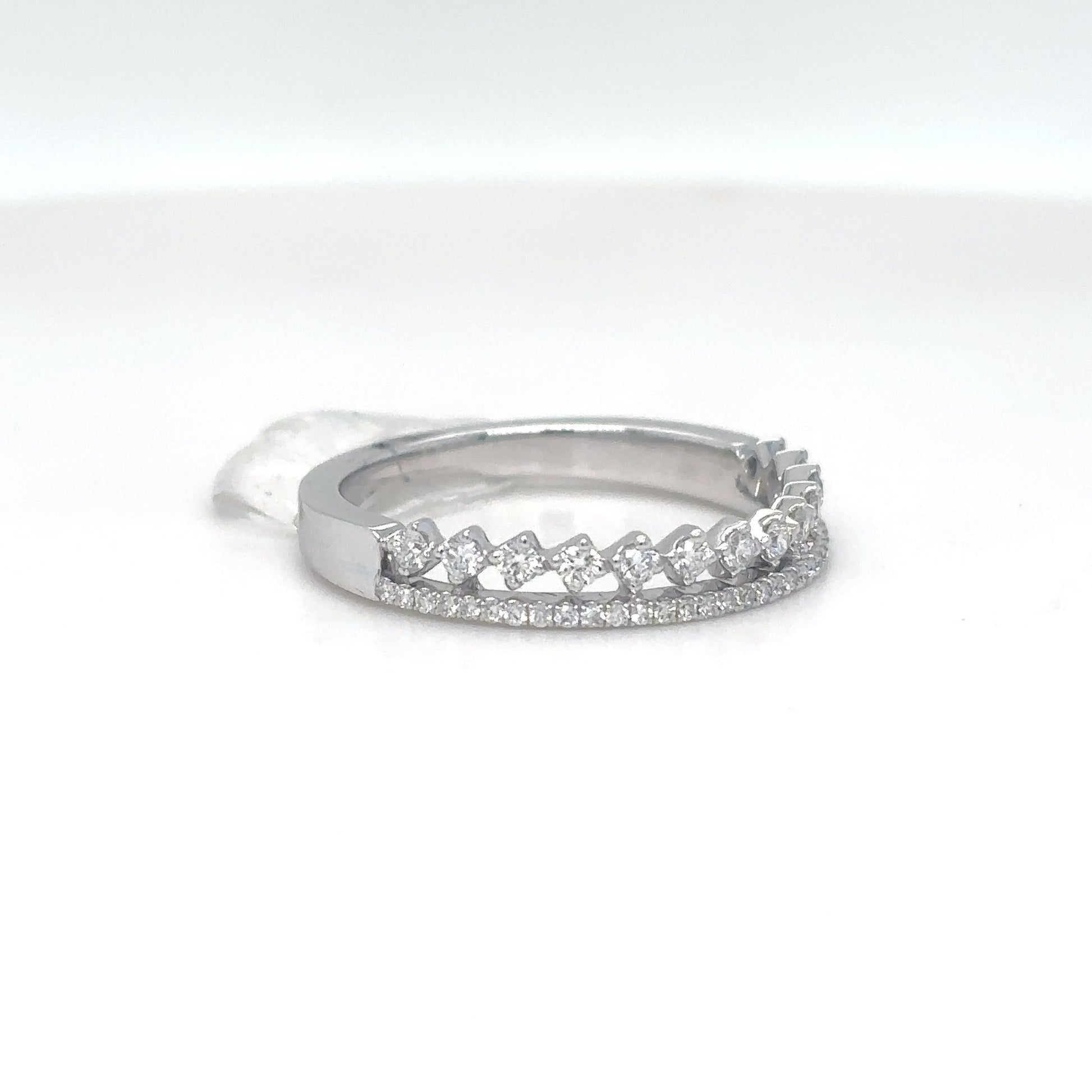 14KW 0.29CTW ROUND DIAMOND BAND VS/F-G 2.4G