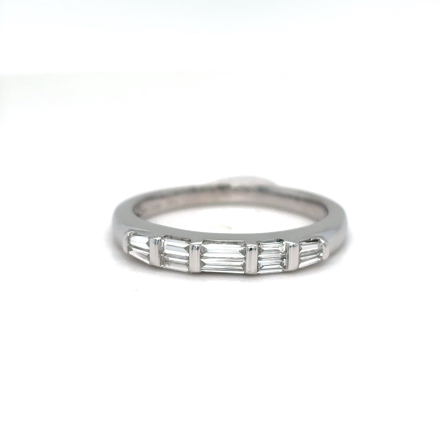 14KW  0.50CTW BAGUETTE DIAMOND BAND VS2/F-G 2.6G